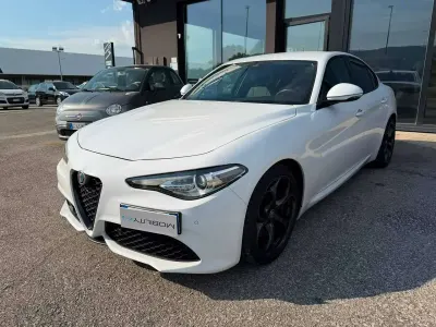Usata Alfa Romeo Giulia 179 CV (131 kW) 2019 Bianco Berlina