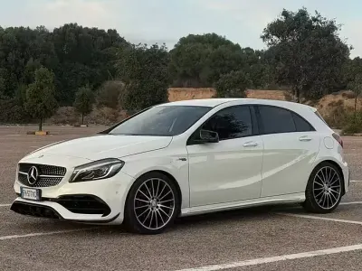 Usata Mercedes A250 218 CV (160 kW) 2017 Bianco Utilitaria