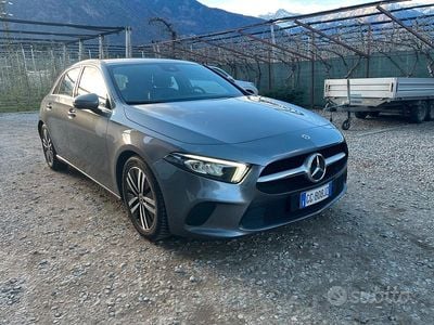 Usata Mercedes A180 Premium 136 CV (100 kW) 2022 Grigio Berlina