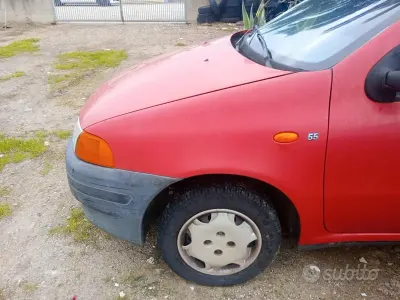 Usata Fiat Punto 54 CV (39 kW) 1997 Rosso Berlina