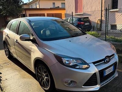 Begagnad Ford Focus 115 HK (84 kW) 2012 Grå Sedan