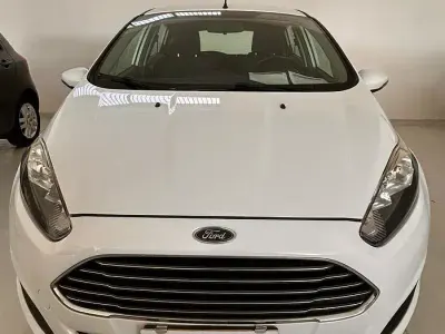 Usata Ford Fiesta 75 CV (55 kW) 2013 Bianco Berlina