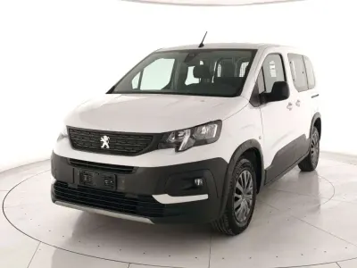 Usata Peugeot Rifter Active 102 CV (75 kW) 2022 Bianco Monovolume