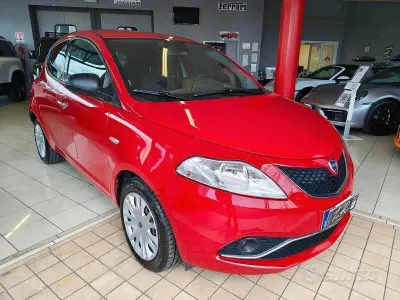 Usata Lancia Ypsilon S 95 CV (69 kW) 2018 Rosso Utilitaria