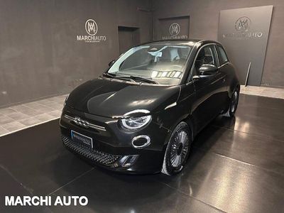 Usata Fiat 500e Passion 86 kW (118 CV) 2024 Nero pastello Berlina