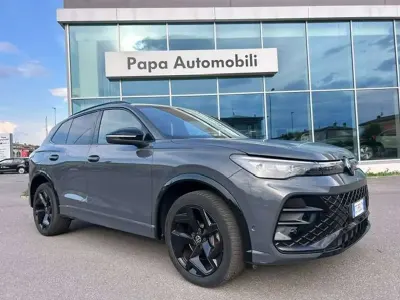 Usata VW Tiguan R-line 193 CV (141 kW) 2024 Dolphin grey SUV