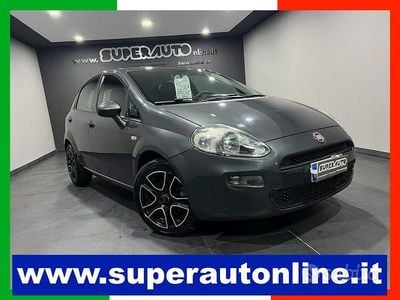 Usata Fiat Punto Lounge 95 CV (69 kW) 2019 Grigio scuro Berlina