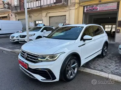 Usata VW Tiguan R-line 150 CV (110 kW) 2023 Bianco SUV