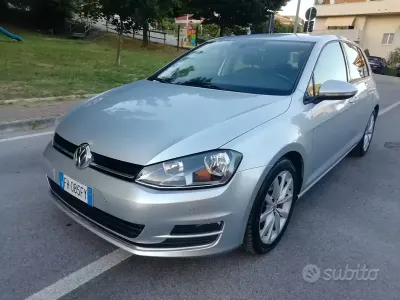 Usata VW Golf VII Highline 110 CV (80 kW) 2017 Grigio Berlina