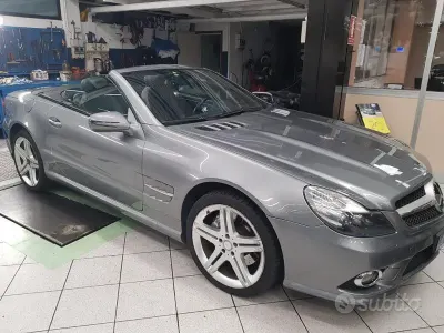Usata Mercedes SL500 387 CV (284 kW) 2009 Grigio Cabrio