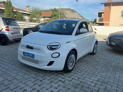 Usata Fiat 500e 42 kW (58 CV) 2023 Bianco Berlina