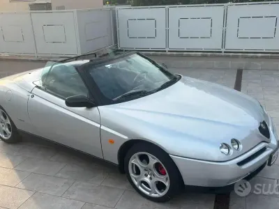 Usata Alfa Romeo Spider 150 CV (110 kW) 1996 Argento Cabrio