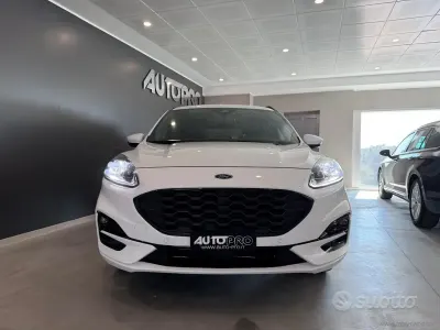 Usata Ford Kuga ST 152 CV (111 kW) 2023 Bianco SUV