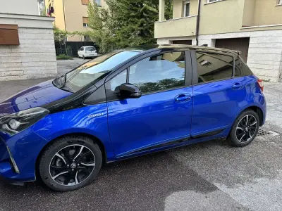 Usata Toyota Yaris Hybrid Edition 73 CV (53 kW) 2018 Blu/azzurro Berlina