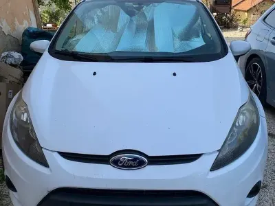 Usata Ford Fiesta 75 CV (55 kW) 2010 Bianco Utilitaria