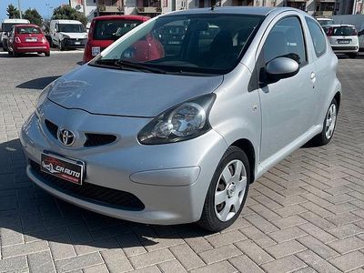 Brugt Toyota Aygo 68 HK (50 kW) 2007 Grå Hatchback