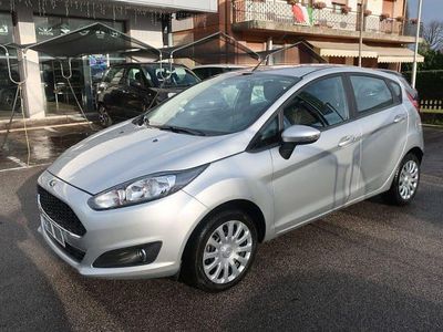 Usata Ford Fiesta Business Edition 82 CV (60 kW) 2017 Argento metallizzato Berlina