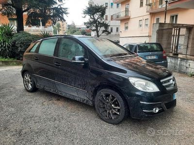 Usata Mercedes B180
