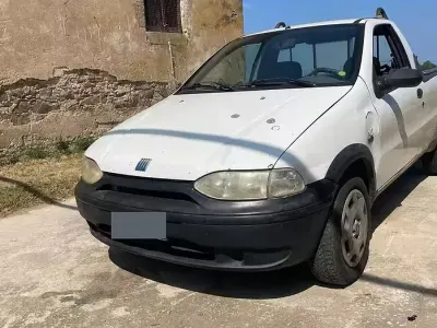 Usata Fiat Strada 69 CV (50 kW) 2000 Bianco Pick-up