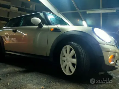 Usata Mini Cooper 120 CV (88 kW) 2006 Grigio Utilitaria
