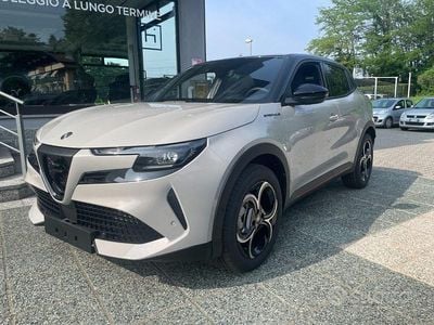 Nuova Alfa Romeo Junior Edizione Speciale 136 CV (100 kW) 2025 Grigio SUV