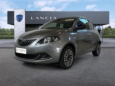 Begagnad Lancia Ypsilon Gold 69 HK (50 kW) 2023 Grå Halvkombi