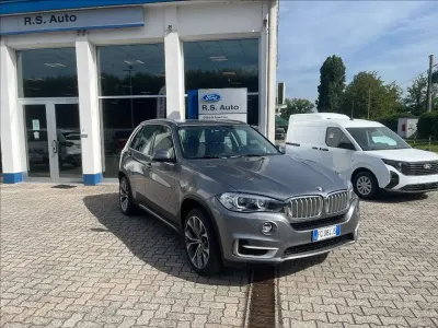 Usata BMW X5 Luxury Line 231 CV (169 kW) 2016 Grigio metallizzato SUV