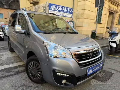 Usata Peugeot Partner 99 CV (72 kW) 2016 Grigio Monovolume