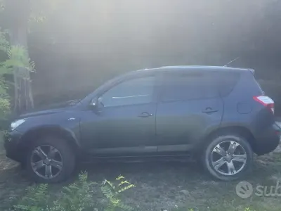 Usata Toyota RAV4 Luxury 150 CV (110 kW) 2009 Verde SUV