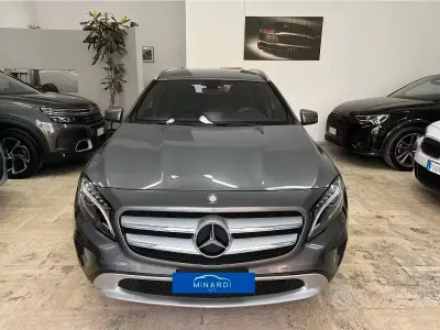 Begagnad Mercedes GLA200 Premium 136 HK (100 kW) 2015 Grå SUV