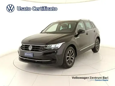 Usata VW Tiguan Life 122 CV (89 kW) 2023 Nero SUV