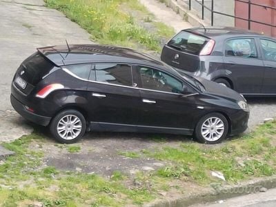 Begagnad Lancia Delta 2011 Svart Halvkombi