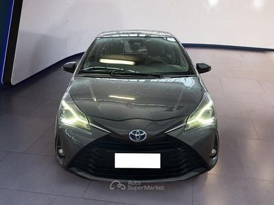 Usata Toyota Yaris Hybrid Active 101 CV (74 kW) 2019 Grigio Berlina