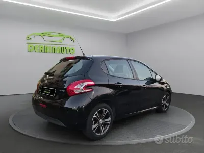 Usata Peugeot 208 85 CV (62 kW) 2015 Nero Utilitaria