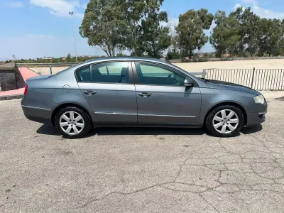 Usata VW Passat 140 CV (102 kW) 2007 Grigio Berlina