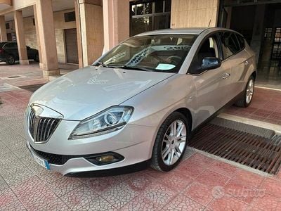 Usata Lancia Delta 120 CV (88 kW) 2011 Grigio Utilitaria