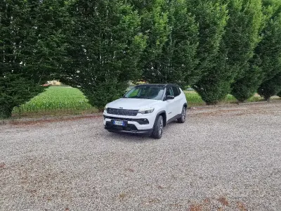 Usata Jeep Compass Limited 131 CV (96 kW) 2024 Bianco SUV