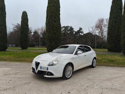 Usata Alfa Romeo Giulietta 170 CV (125 kW) 2011 Bianco Berlina