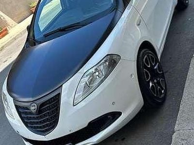 Usata Lancia Ypsilon 90 CV (66 kW) 2016 Utilitaria