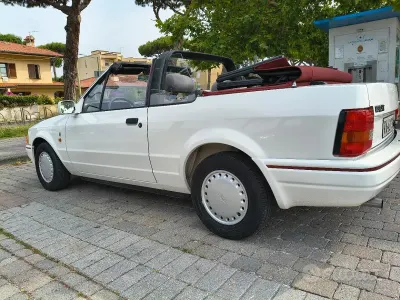 Usata Ford Escort Cabriolet 73 CV (53 kW) 1987 Bianco Cabrio