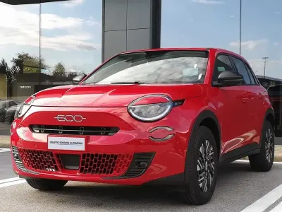Nuova Fiat 600 110 CV (80 kW) 2025 Rosso SUV