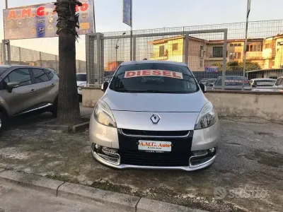 Usata Renault Scénic III Luxe 110 CV (80 kW) 2012 Grigio Monovolume