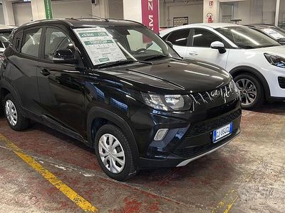 Usata Mahindra KUV100 83 CV (61 kW) 2023 Grigio SUV