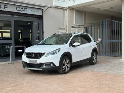 Usata Peugeot 2008 Allure 110 CV (80 kW) 2018 Bianco SUV