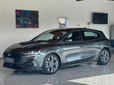 Begagnad Ford Focus ST-Line 116 HK (85 kW) 2023 Grå Sedan
