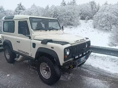 Usata Land Rover Defender 122 CV (89 kW) 2007 Bianco SUV
