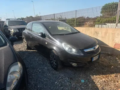 Usata Opel Corsa Edition 95 CV (69 kW) 2010 Nero Utilitaria
