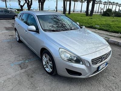 Usata Volvo V60 Momentum 163 CV (119 kW) 2011 Grigio Station wagon