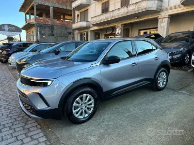 Usata Opel Mokka Elegance 110 CV (80 kW) 2022 Grigio SUV