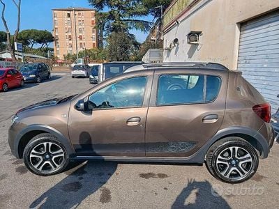 Usata Dacia Sandero 101 CV (74 kW) 2020 Marrone Berlina
